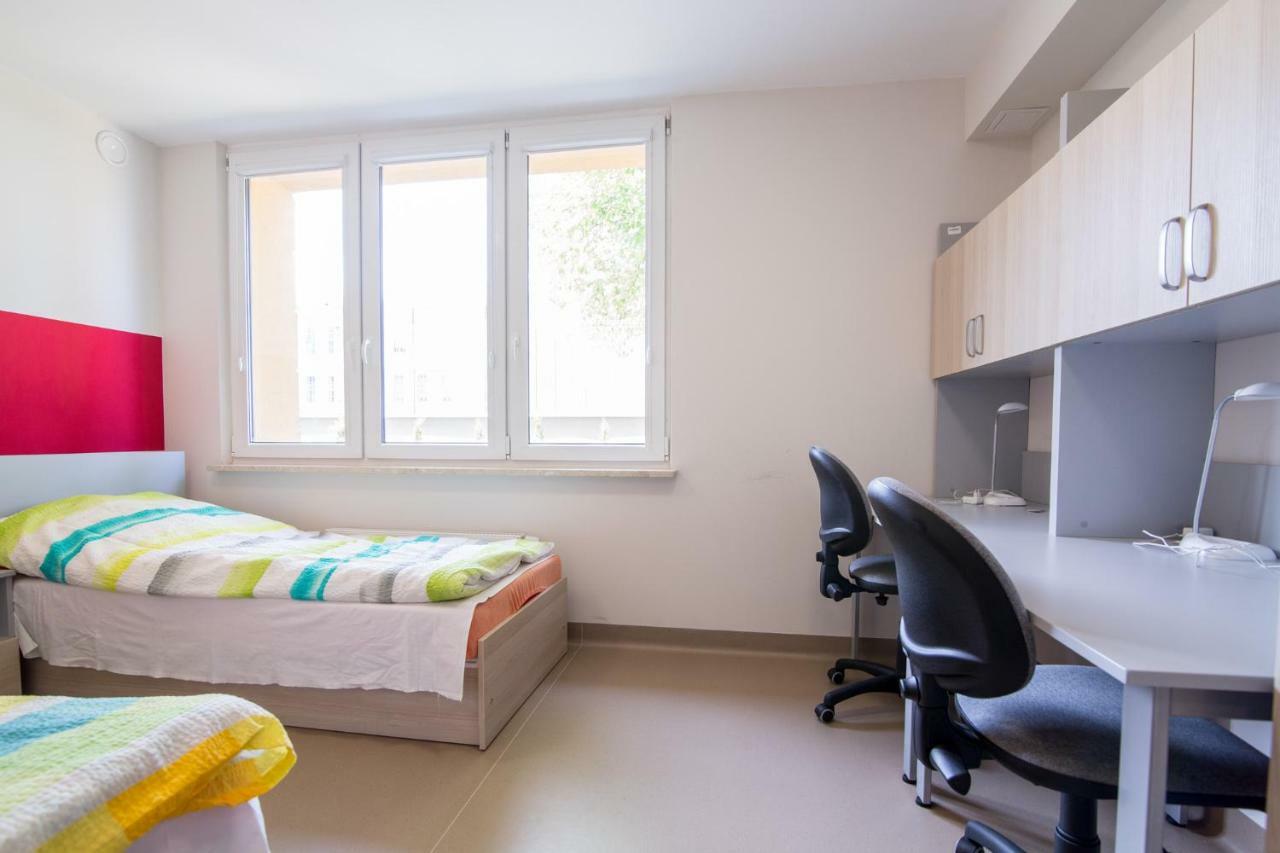 Dom Studenta Al Hostel Lomza Bagian luar foto